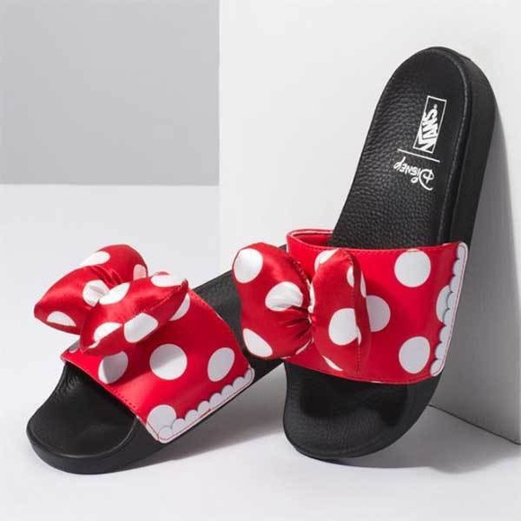 blue flip flops womens